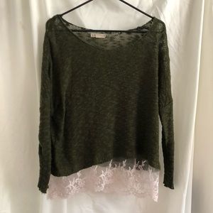 GREEN SWEATER AND LACE LONG SLEEVE